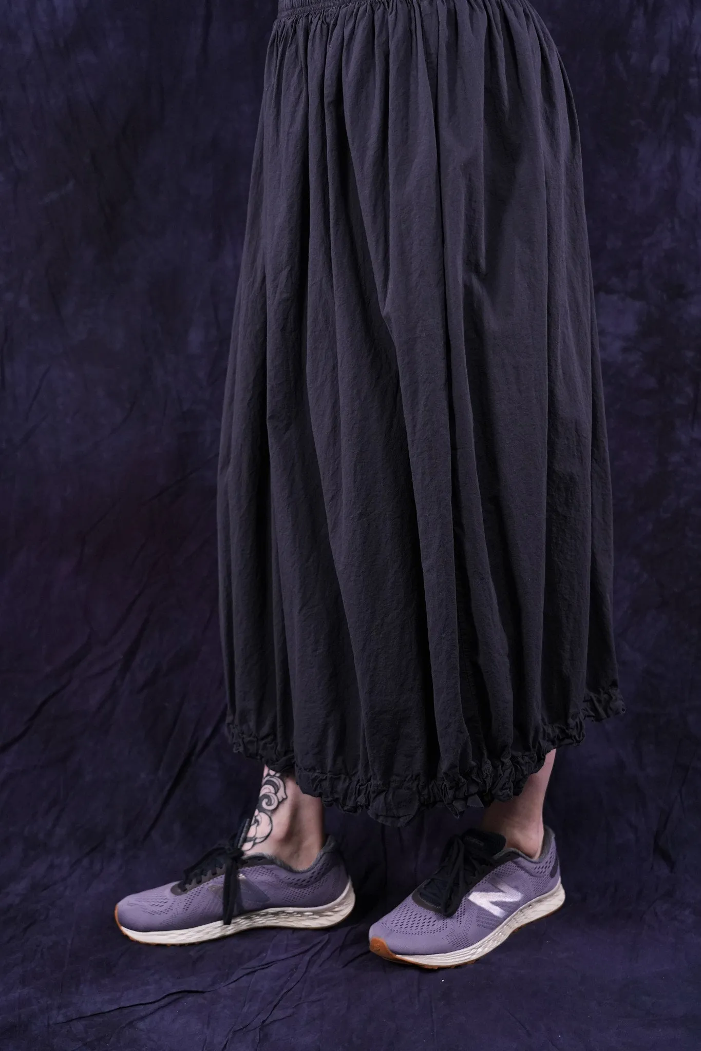 4184 Airy Lawn Skirt Black Sand