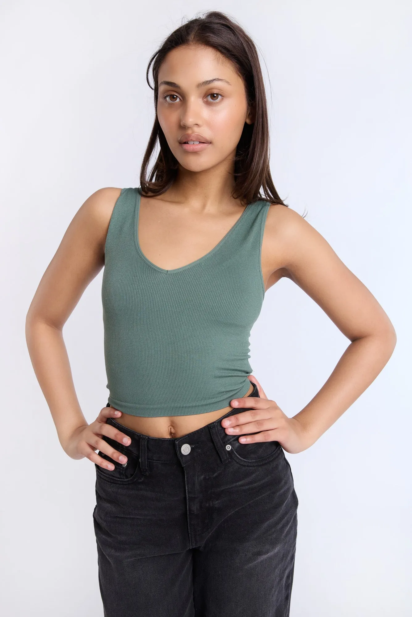 AERO Seamless Ribbed Knit V-Neck Tank Top