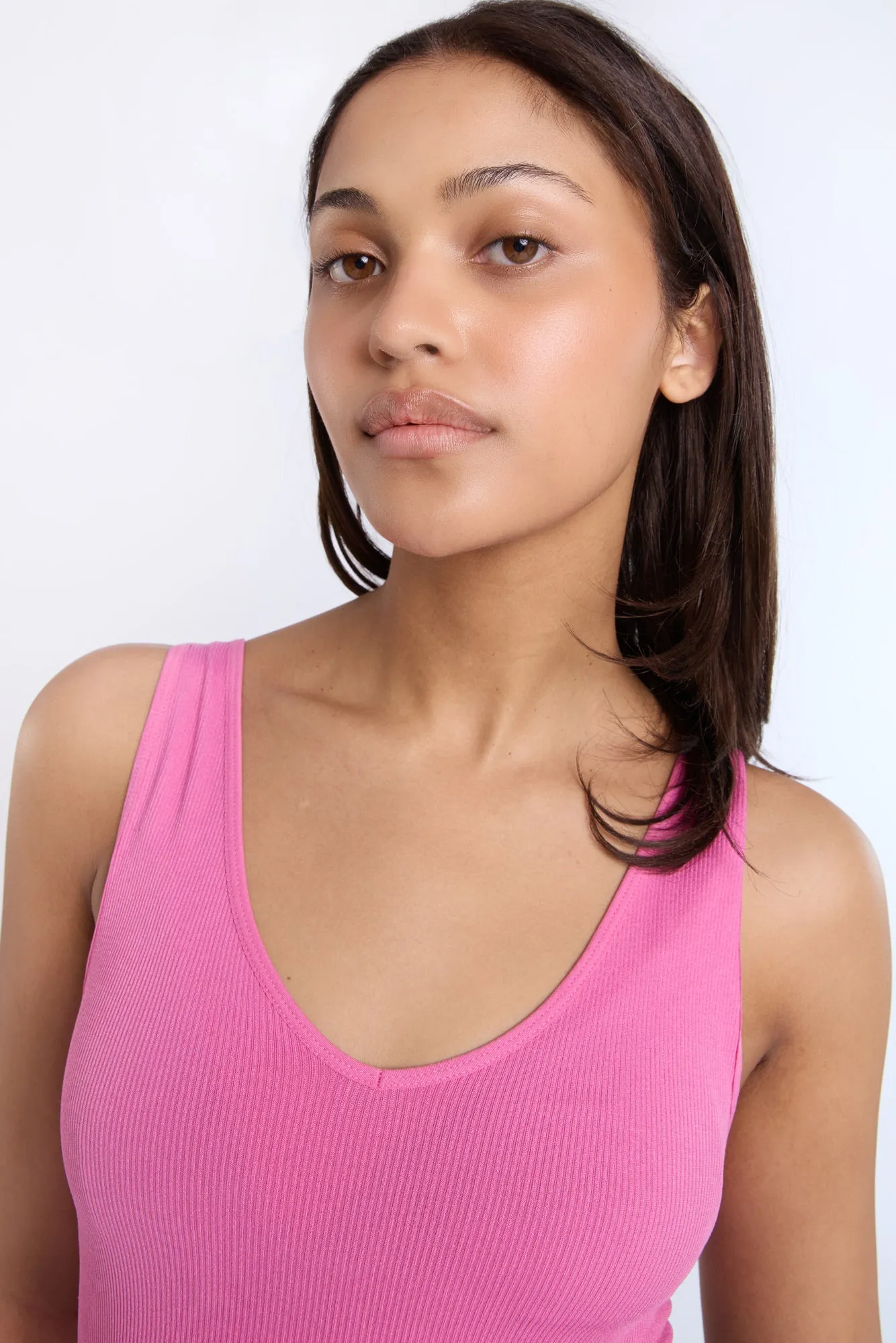 AERO Seamless Ribbed Knit V-Neck Tank Top