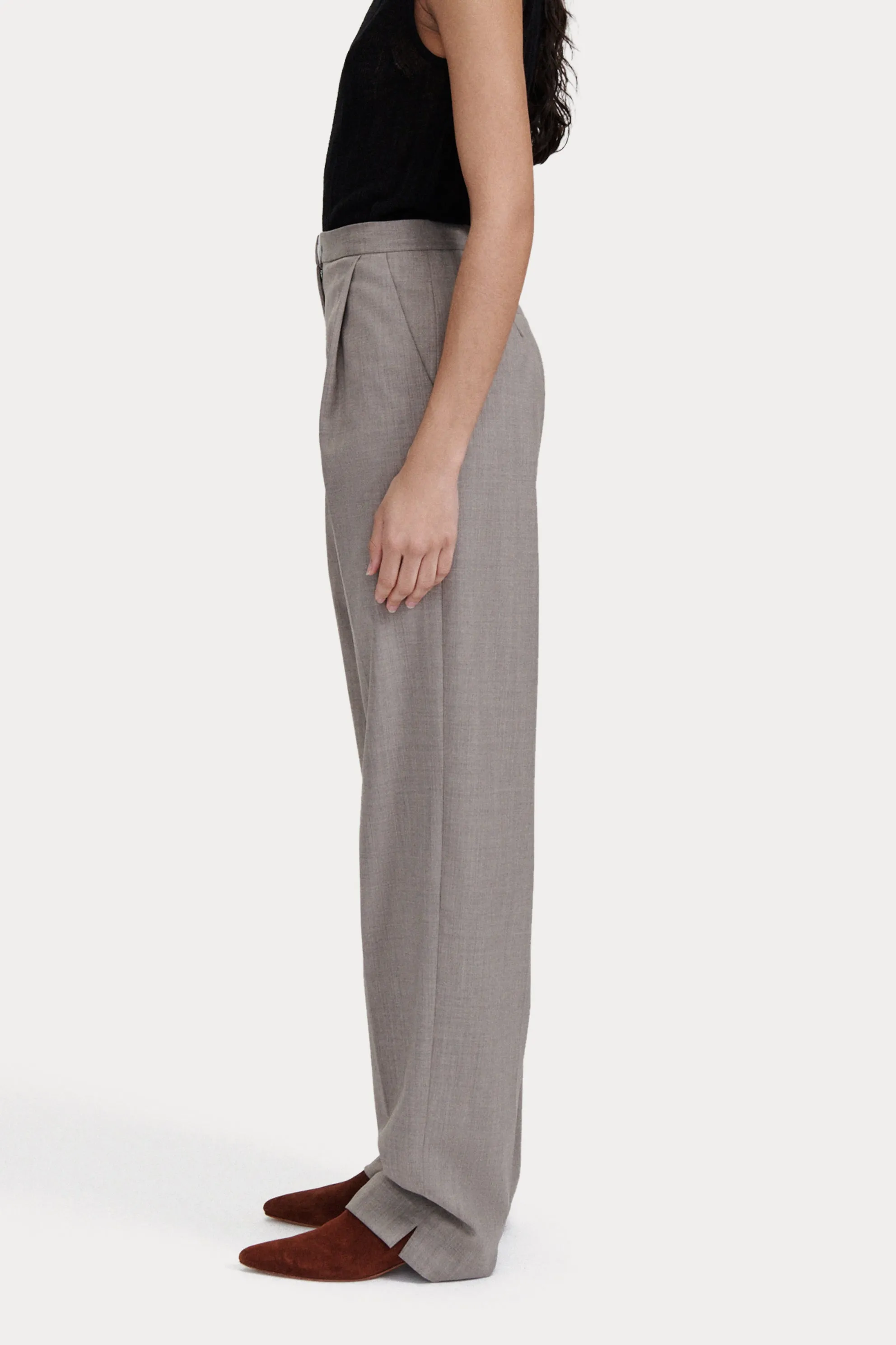 Alba Pant