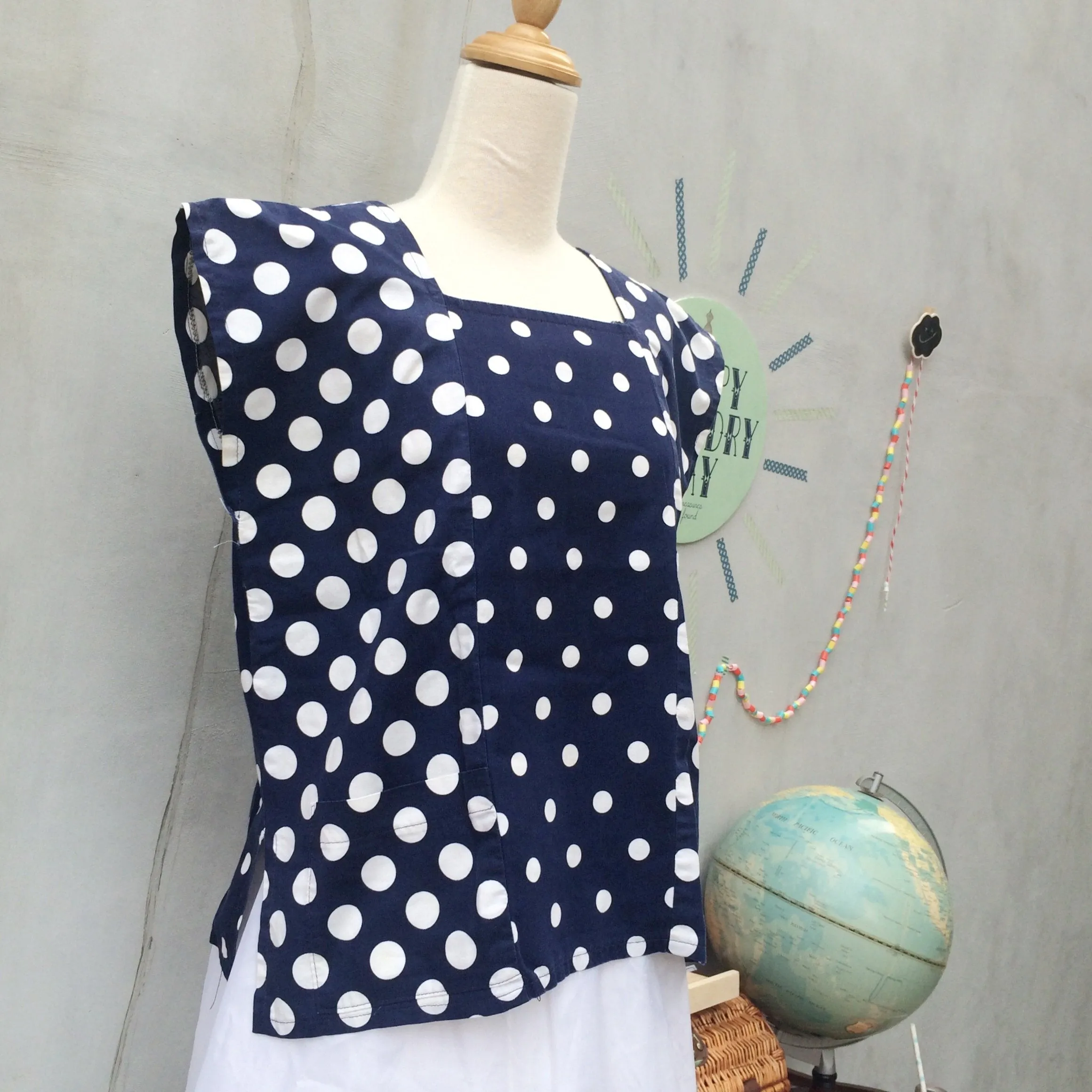Box Dot Crop| Vintage 1950s 1960s Navy and white Polka dot Boxy Crop Top