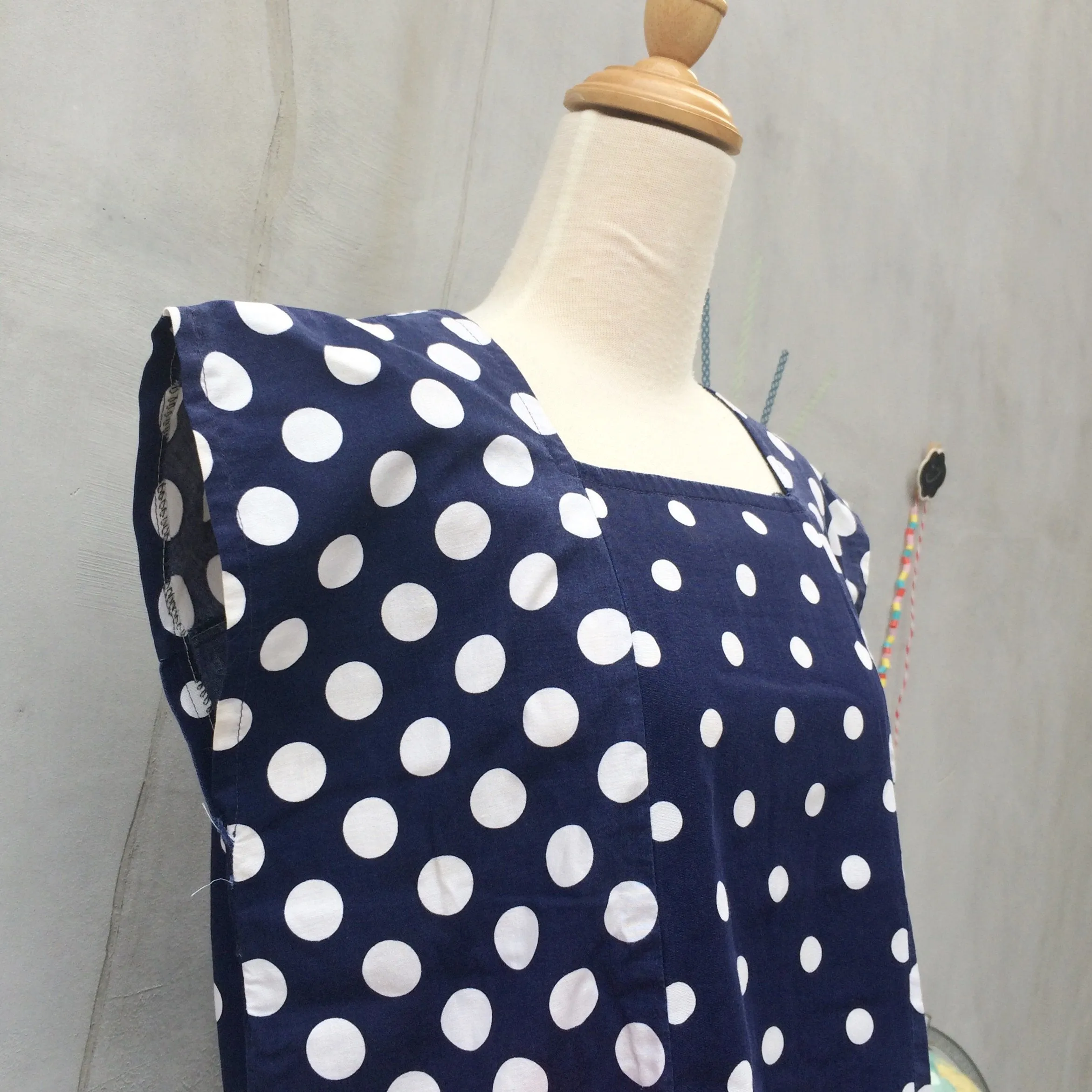 Box Dot Crop| Vintage 1950s 1960s Navy and white Polka dot Boxy Crop Top