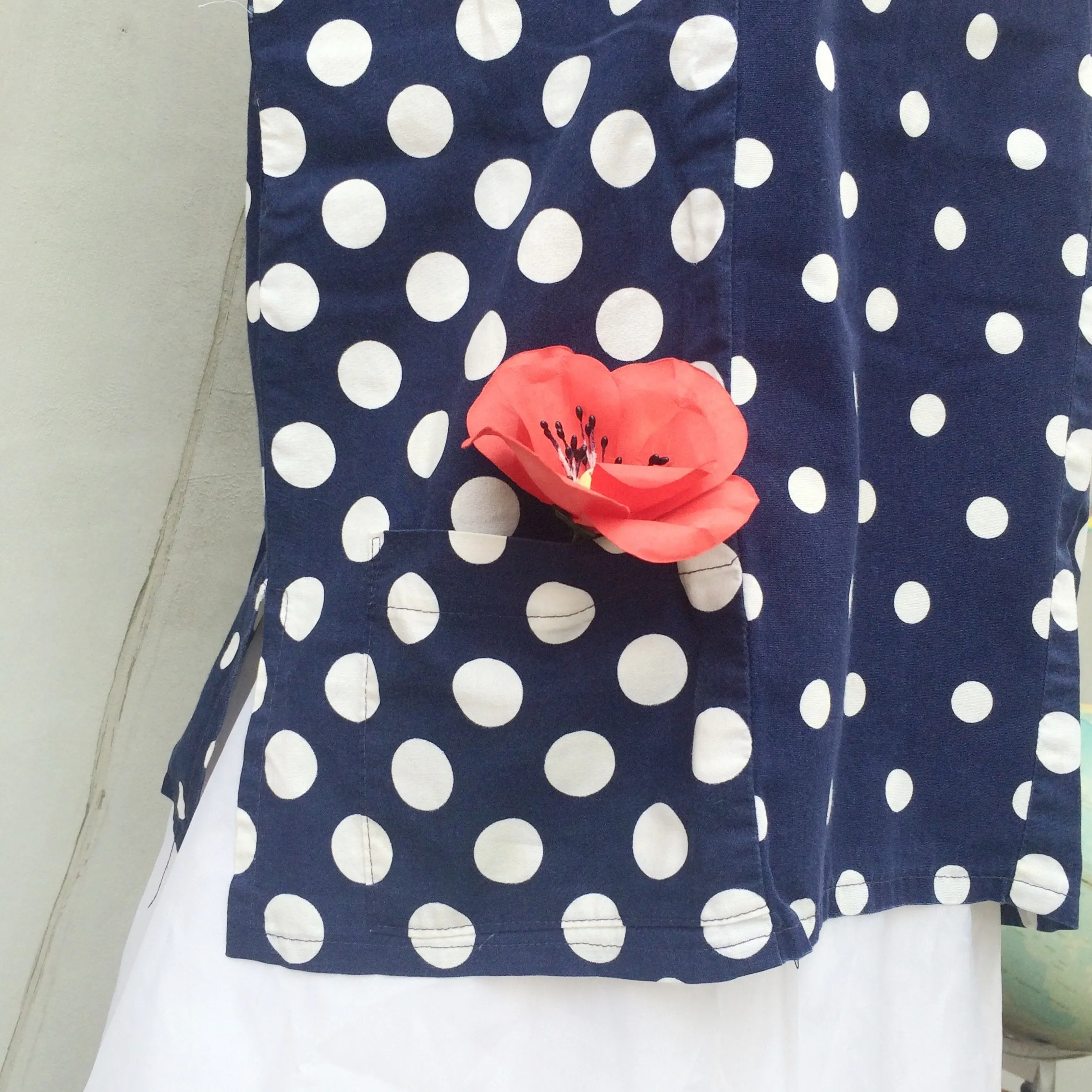 Box Dot Crop| Vintage 1950s 1960s Navy and white Polka dot Boxy Crop Top