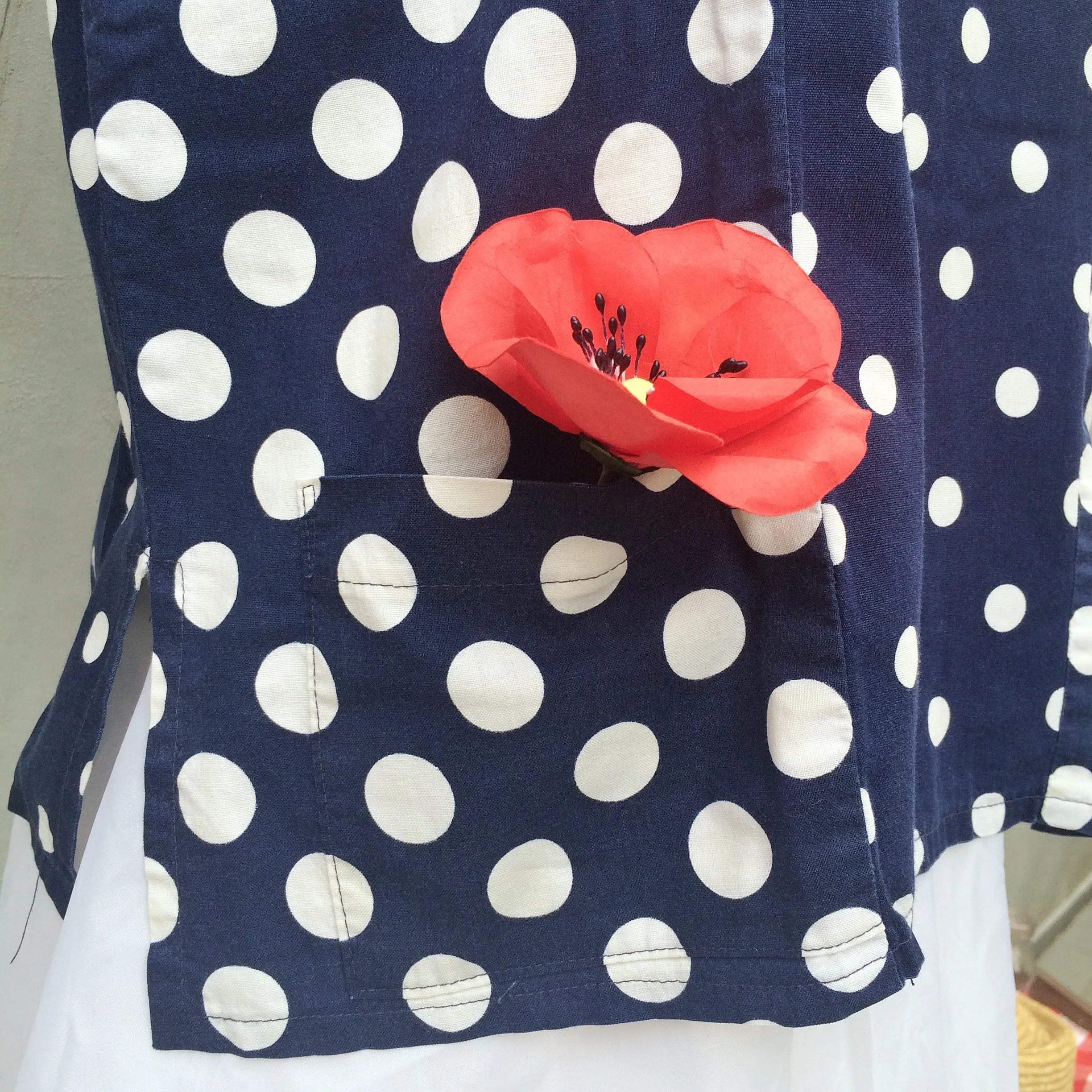 Box Dot Crop| Vintage 1950s 1960s Navy and white Polka dot Boxy Crop Top