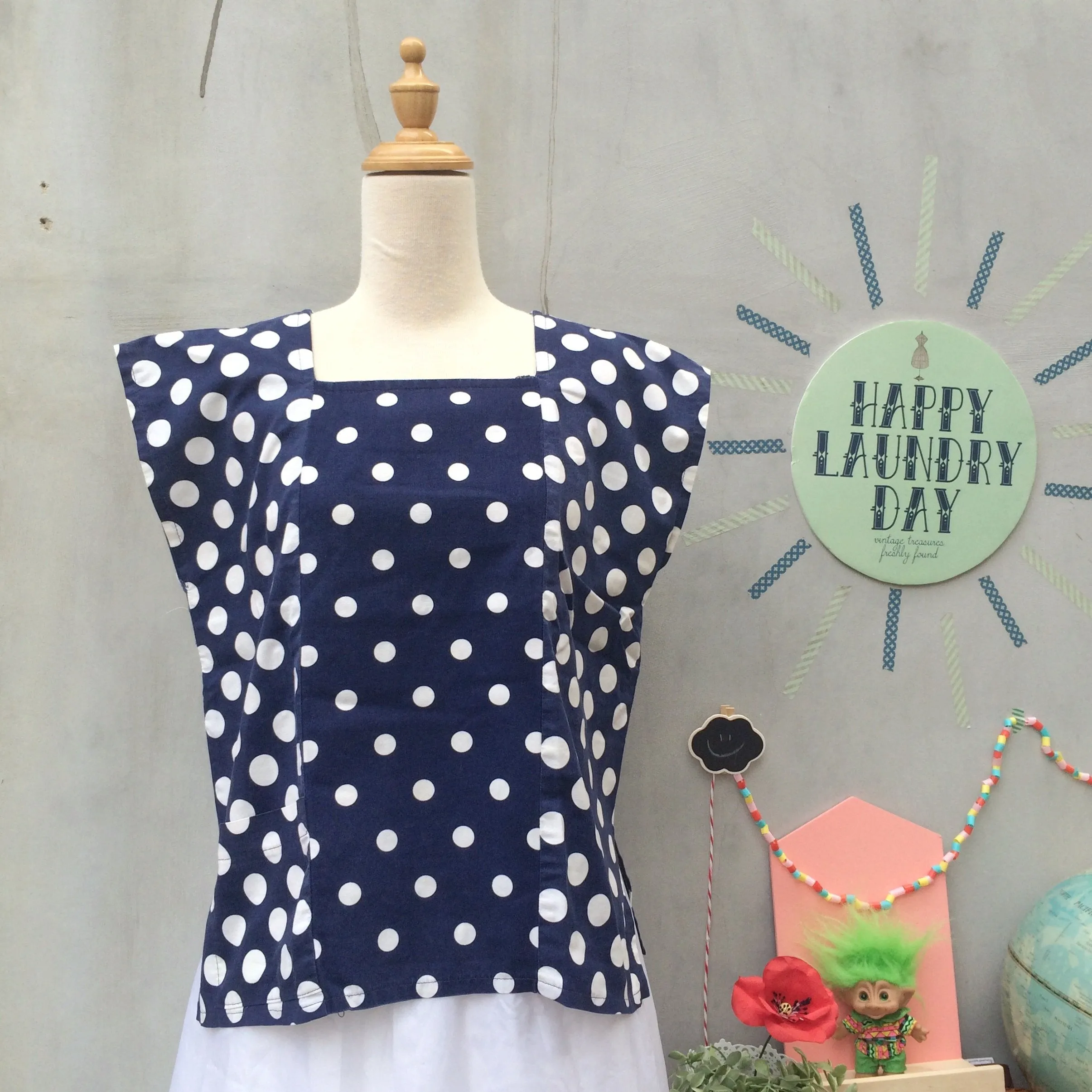 Box Dot Crop| Vintage 1950s 1960s Navy and white Polka dot Boxy Crop Top
