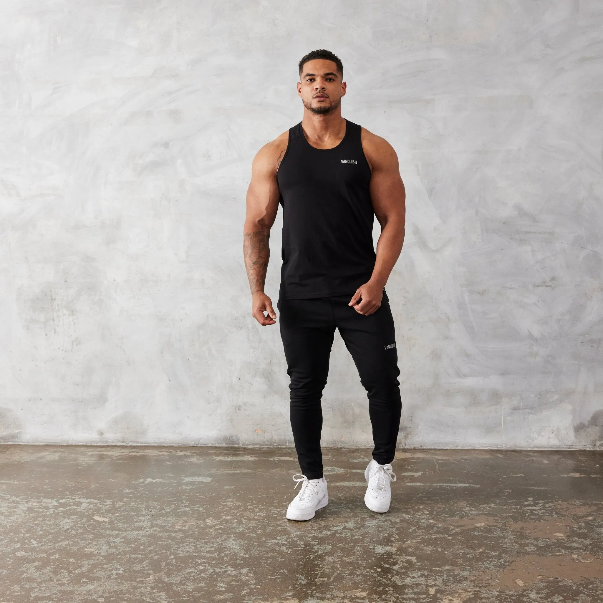 Vanquish Essential Black Regular Fit Tank Top