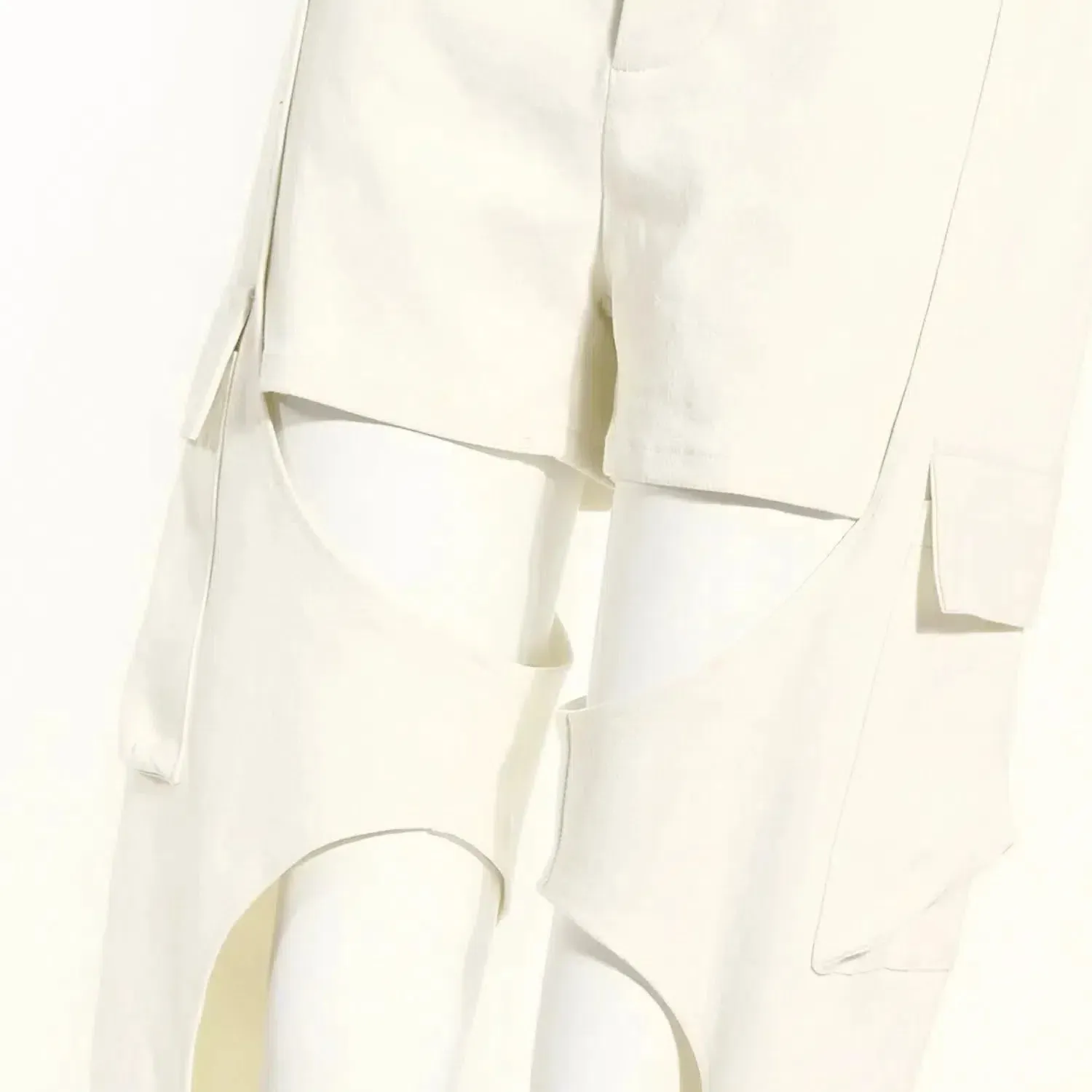 Velith – Layered design – Tapered pants