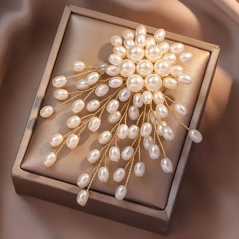 Vintage Pearl Brooch Pin – Elegant Floral Design