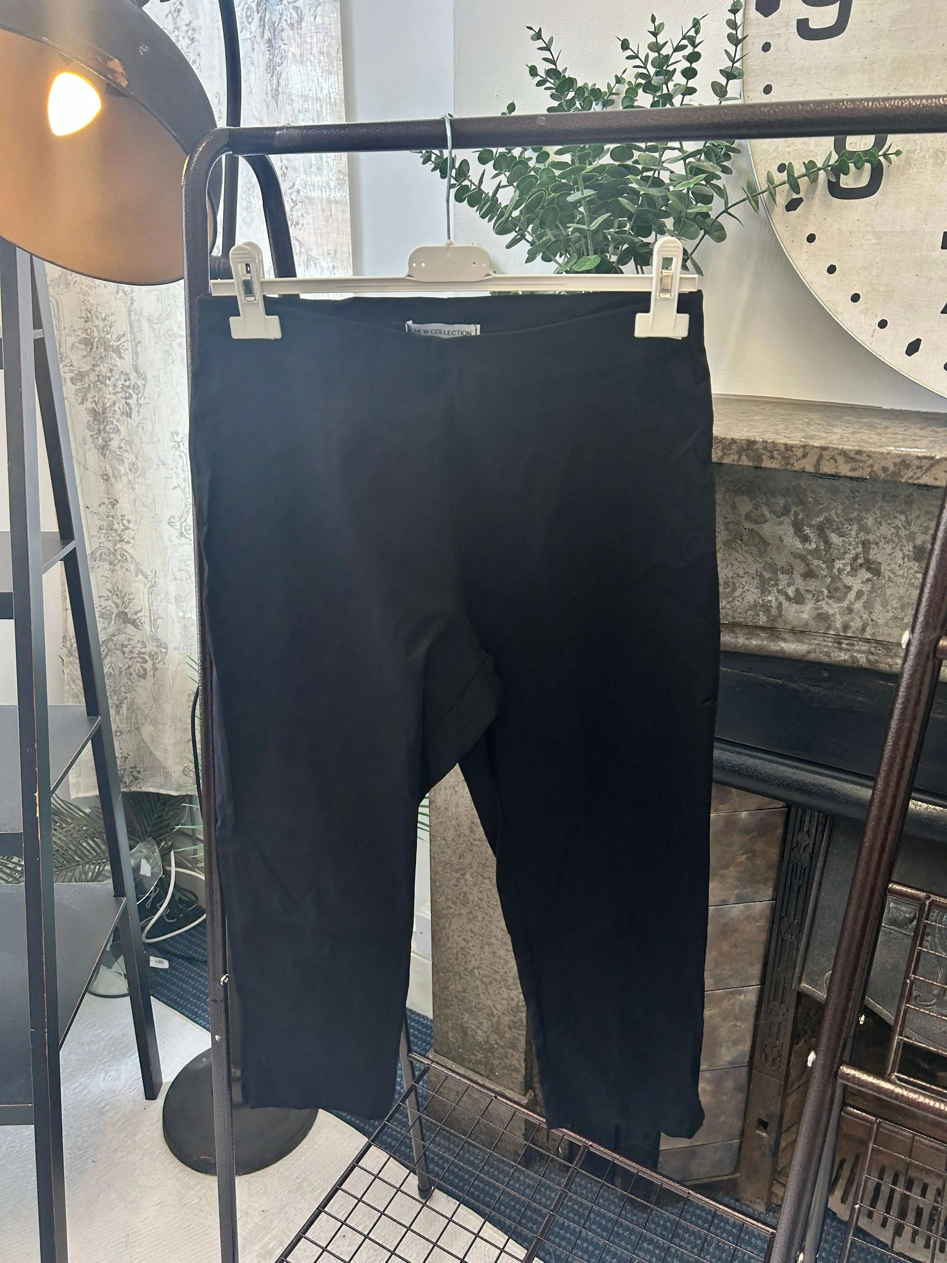 Yvette darted seamless Capri Pants